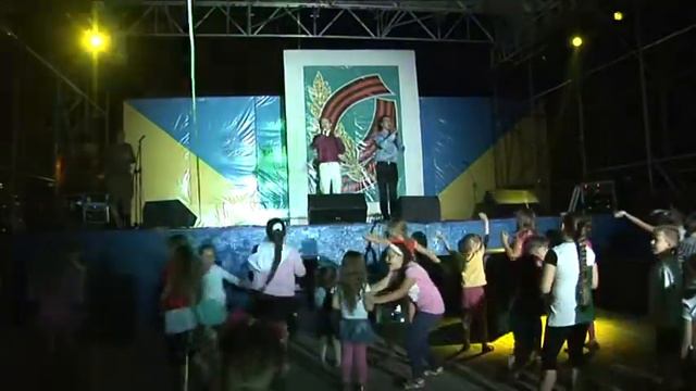 Красноград. Поют Назарий и Дмитрий Яремчуки смотреть онлайн