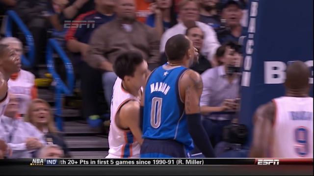 Vince Carter ejected elbow to Steven Adams смотреть онлайн