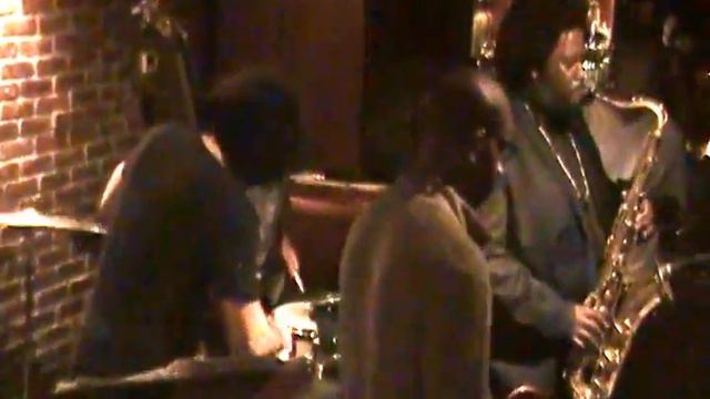 Kamasi Washington killin' it, with the West Coast Get Down смотреть онлайн