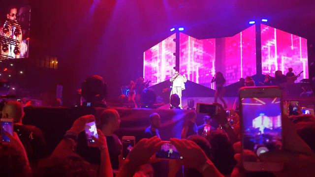 Maluma F.A.M.E Tour 2018Italy Sicily смотреть онлайн