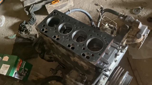 НИКТО НЕ ЗНАЕТ о проблемах с гильзами двигателя Perkins! Ремонт трактора JCB. Работа зернопогрузчика смотреть онлайн