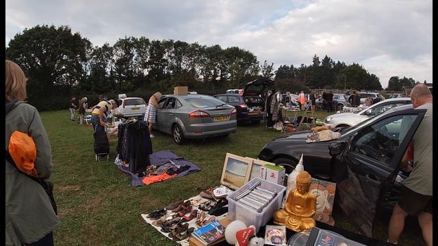 LIVE Car Boot Sale video - Keeping the hunt alive! Games and toys!! смотреть онлайн
