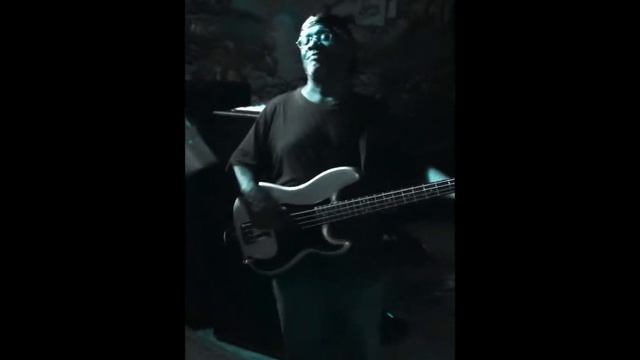 Robert Dey Band playing Pretty Women December 31, 2011.wmv смотреть онлайн