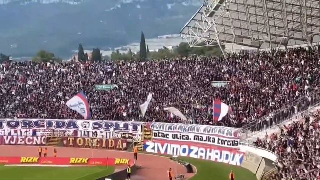 DALMACIJO CHANT BY TORCIDA SPLIT BEFORE DERBY HAJDUK - DINAMO | FANTASTIC ATMOSPHERE | 20.04.22 | смотреть онлайн