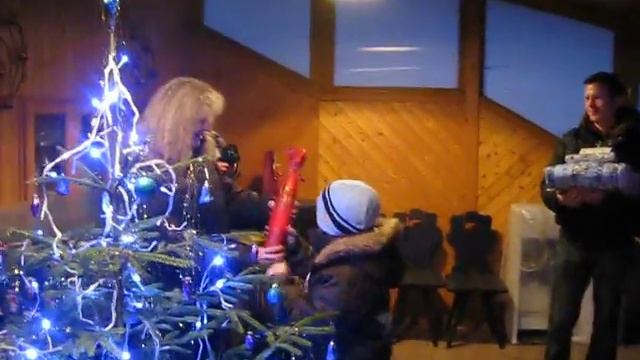 Vánoce 2008 - rozbalování dárků смотреть онлайн