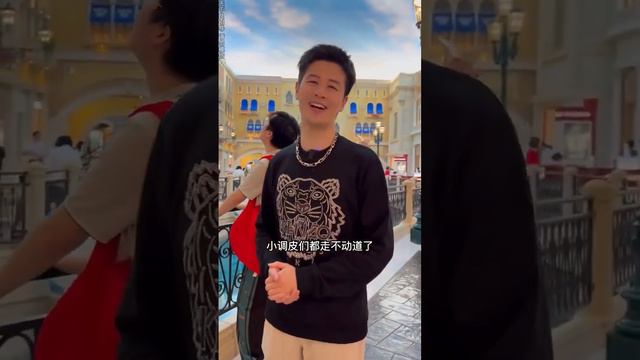笑总上门追求女生，没想到开门的居然是男的！！难道笑总喜欢男的？ смотреть онлайн