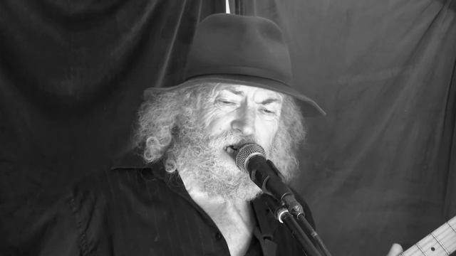 Bluesman Charlie, If She´ll Leave Her Mama смотреть онлайн