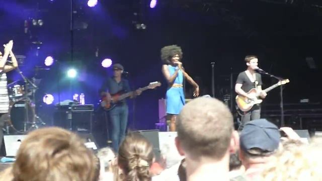 Francofolies de Spa 2012, Inna Modja - Monsieur Sainte Nitouche. смотреть онлайн