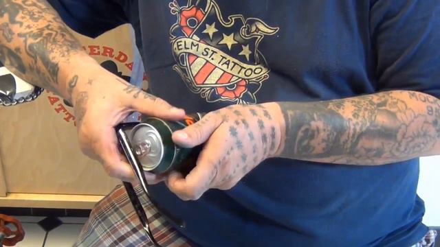 TATTOO-KONING HENK SCHIFFMACHER ONTWERPT PALM BLIK смотреть онлайн