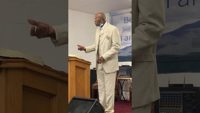 Rev. Douglas C. Robinson. Habakkuk chapt 2 (1) The King Is Coming Theological Christian Center