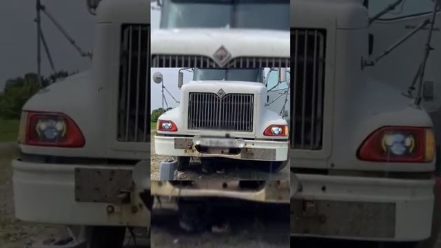 Новые глазки #international #crazydrivers #тачканапрокачку #дальнобой #дальнобойщики смотреть онлайн