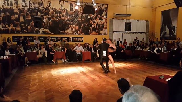 Fernando Bertola y Carla Bianchi - Pelando Variación - Salón Canning смотреть онлайн