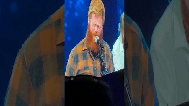 Oliver Anthony sings Rich Men North Of Richmond at his Grand Ole Opry debut! смотреть онлайн