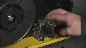 Полуавтомат для MIG:MAG сварки Барс Profi MIG-200 DP Заправка проволоки в полуавтомат