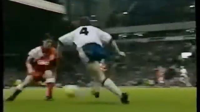 Danny Baker's 1992/93, Part 4 - The Cups смотреть онлайн