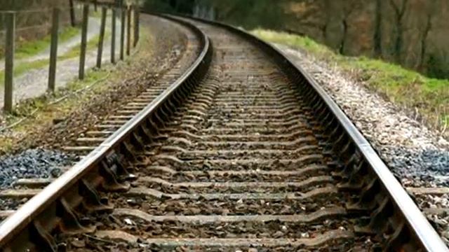 Elxan Yurdoğlu - Vağzallarda başlar ayrılıqlar. Bədii qiraət: Mətin Kamal