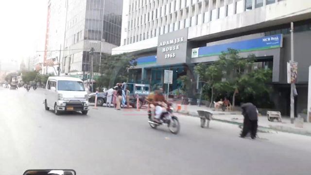 Karachi II Chundrigar Road | Tower | Jinnah Bridge | کراچی آئی آئی چندریگر روڈ سے ٹاور смотреть онлайн