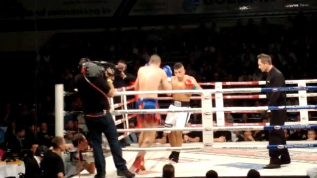 **Halim Issaoui vs Jan de Keyzer Round 1 glory 10 arnhem HIGH RES смотреть онлайн