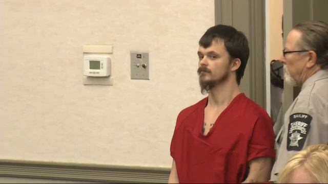 Accused Florida priest killer enters 'not guilty' plea смотреть онлайн