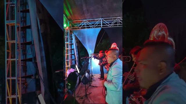 Ella baila sola / Adrián solano y su Banda Reyes de Oaxaca desde Cruz quemada guerrero 2023 смотреть онлайн