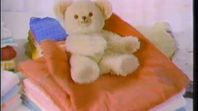 Classic Snuggle Fabric Softener Teddy Bear Ad - 1983 смотреть онлайн