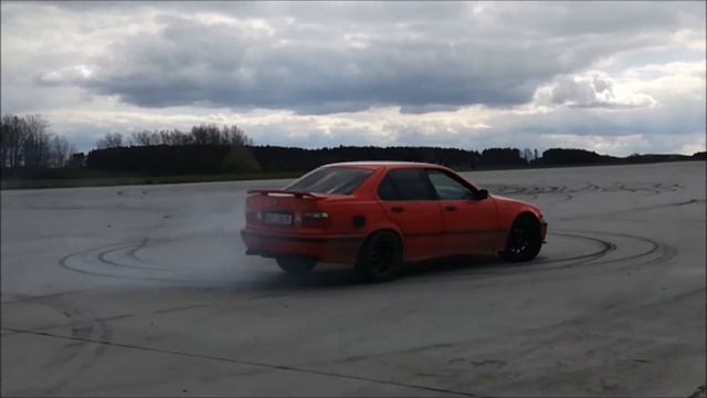 Bmw 323i + 325i Albert + Růženka 4/2017 смотреть онлайн
