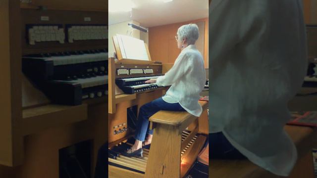 Offertory for 6/25/17: "Gavotte" William Boyce смотреть онлайн