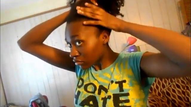 Natural Hair | My easz-breezy Messy natural hair bun! смотреть онлайн