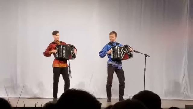 Е. Дербенко - Казачок. Исполняют С. Данилов и Д. Нестеров смотреть онлайн