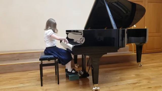 Сидоровская Мария. г. Санкт-Петербург. Бах Менуэт G-dur. смотреть онлайн