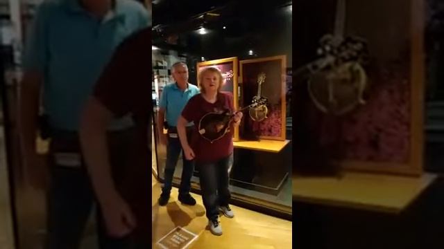 Lorraine Jordan & Carolina Road - Number One | Bill Monroe's Ol' Mandolin смотреть онлайн