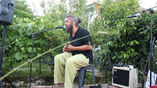 Mark Kelly in his garden смотреть онлайн