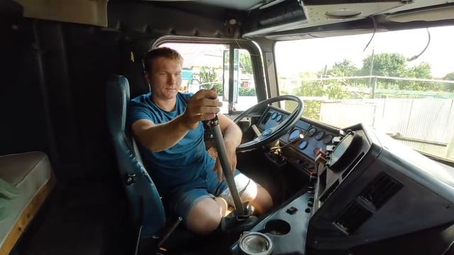 Дальнобой.48 / Что лучше Freightliner FLB или МАЗ 5440 ? Ответы на ваши вопросы смотреть онлайн