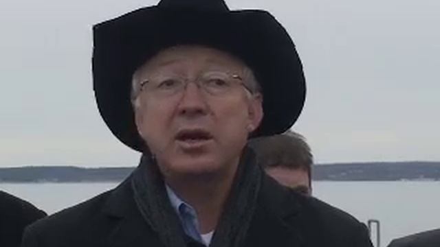 Wind Farm protest and Ken Salazar press conference смотреть онлайн