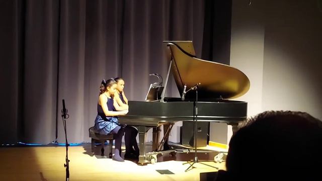 mjvc1017 Maria & Manuela Bernal CHCA Art Beat смотреть онлайн