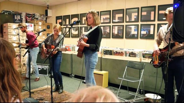 Marit Larsen: "Morgan, I might" @ Big Dipper смотреть онлайн