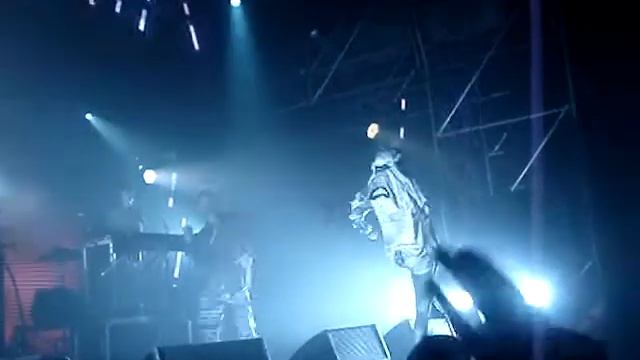 M.I.A. - Paper Planes - Palatlantico Roma 3 /12/2010 смотреть онлайн