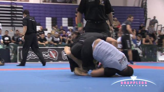 GRAPPLERSPLANET.COM Davi Ramos X Kayron Gracie смотреть онлайн