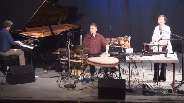 Vocal Chordestra extended, Annette Giesriegl, Franz Schmuck, Stefan Heckel смотреть онлайн