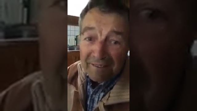 LA PLACE DU VILLAGE:Gabriel Morand, 83 ans, et son épouse Michèle, habitent à Charvonnex (74) смотреть онлайн