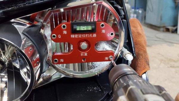 Mitsubishi Lancer 10 установка Biled aozoom A17