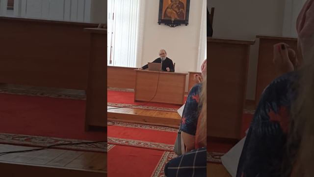 Обожение это не просто восхождение к Богу, соединение с Ним, обожение подаётся в таинствах