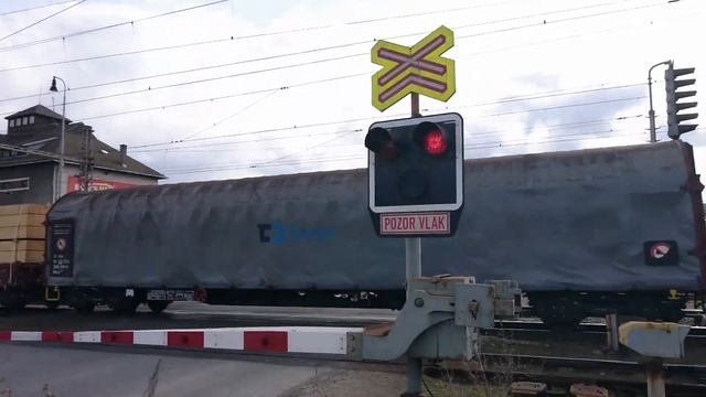 P2936 - Ul.Kokořínská, Mělník (osobák S Brejlovcem A Eso čd Cargo)