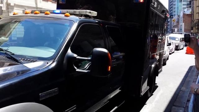 Obama leaving the Marriot - Brisbane G20 смотреть онлайн