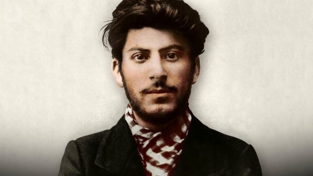 Apocalypse: Staline. 2015. E01