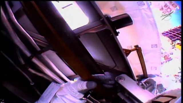 Astonauts Victor Glover And Mike Hopkins Wii Set their spacesuits to battery recoded live Stream