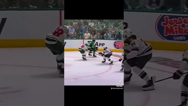 Matt Dumba knocks Pavelski out of the game. Stably Cup Playoffs-round 1 смотреть онлайн