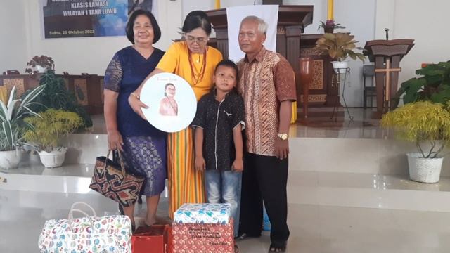 mengharukan bikin nangis || ibadah penguraian Pdt.RETHA LANDE di gereja Toraja lamasi смотреть онлайн