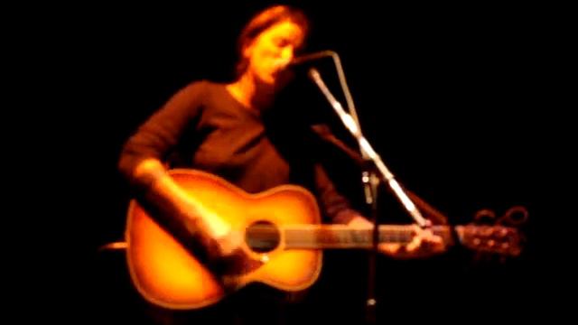 Melissa Ferrick sings House on Fire смотреть онлайн