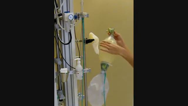 Enkel funktionskontroll av Laerdal Handventilator på CIVA смотреть онлайн